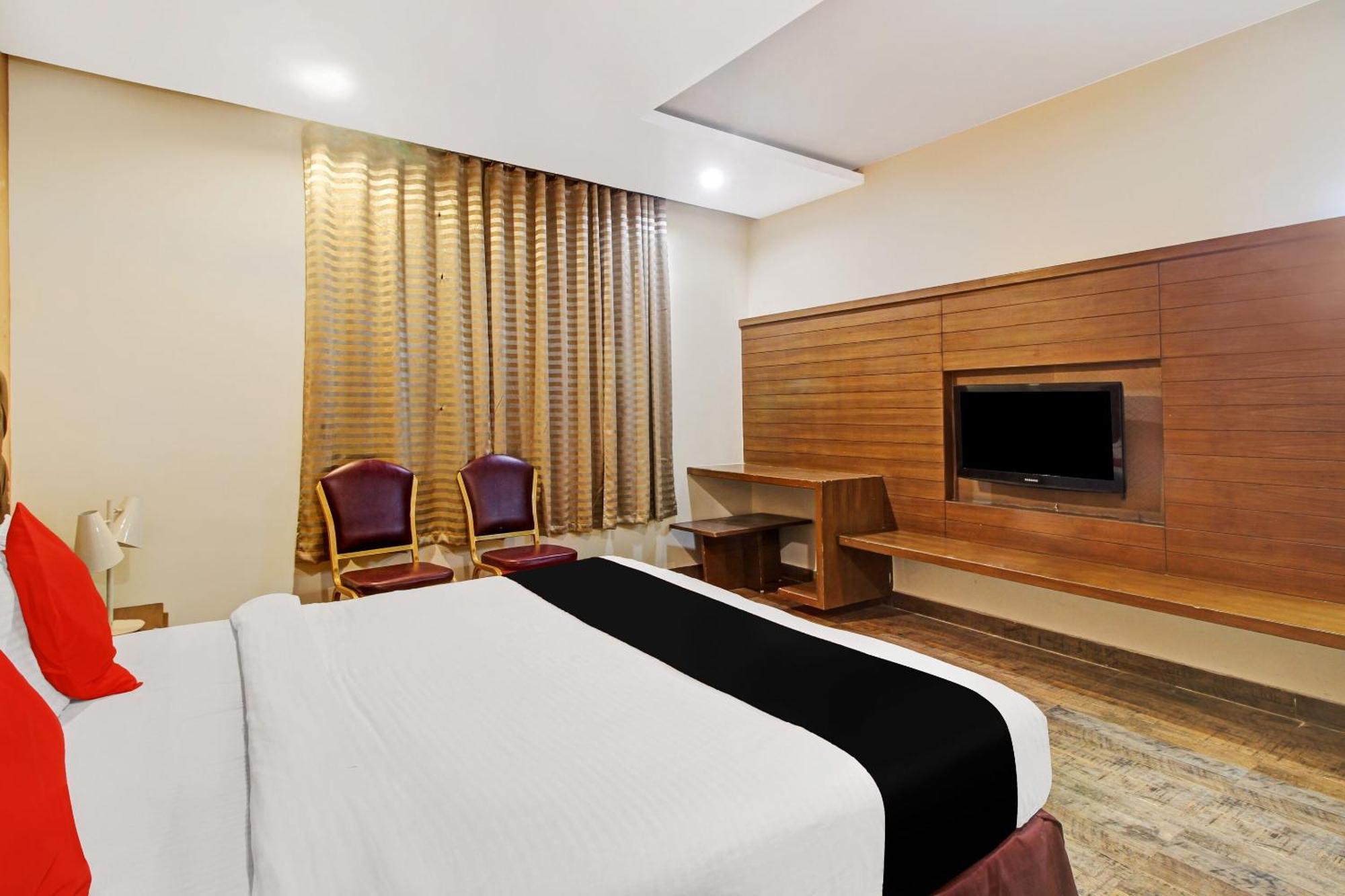 Collection O 82357 Hotel Surabhi Pride Trimulgherry Εξωτερικό φωτογραφία