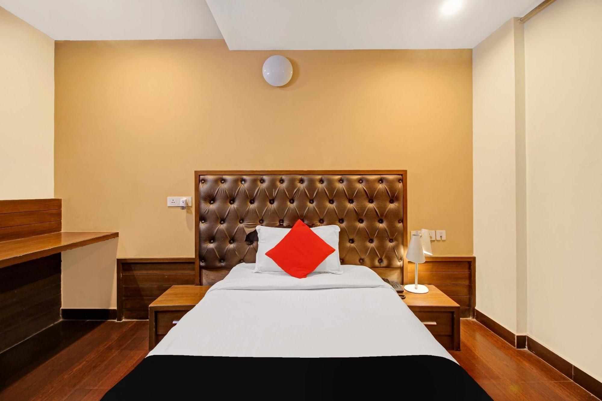 Collection O 82357 Hotel Surabhi Pride Trimulgherry Εξωτερικό φωτογραφία